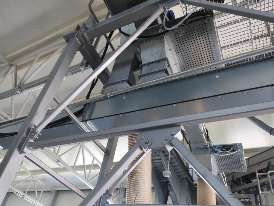 Machines from the biofuel production plant<br>
-3